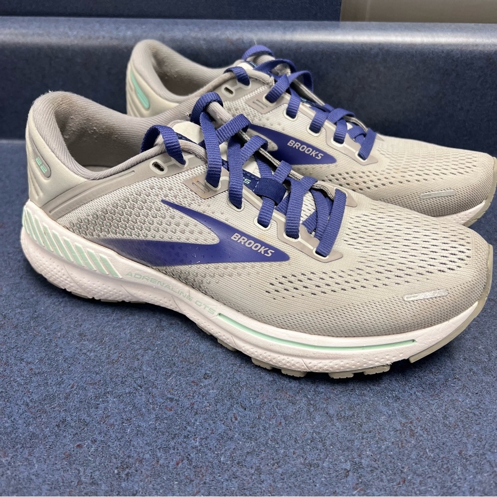 New Brooks Adrenaline GTS 22 Running Shoes 7 (med) B Grey w Blue/purple & Green